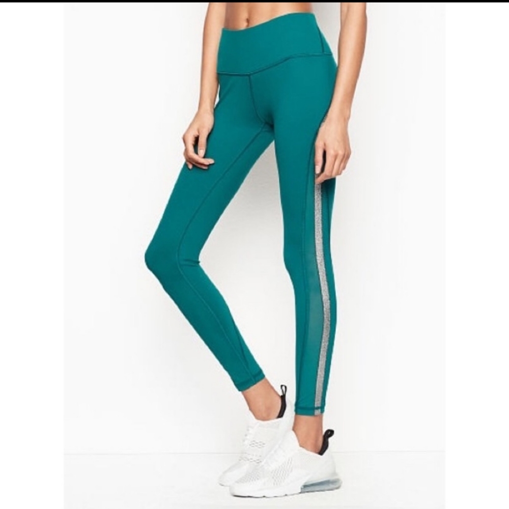 NWT Victoria Sport Teal Knockout Crops